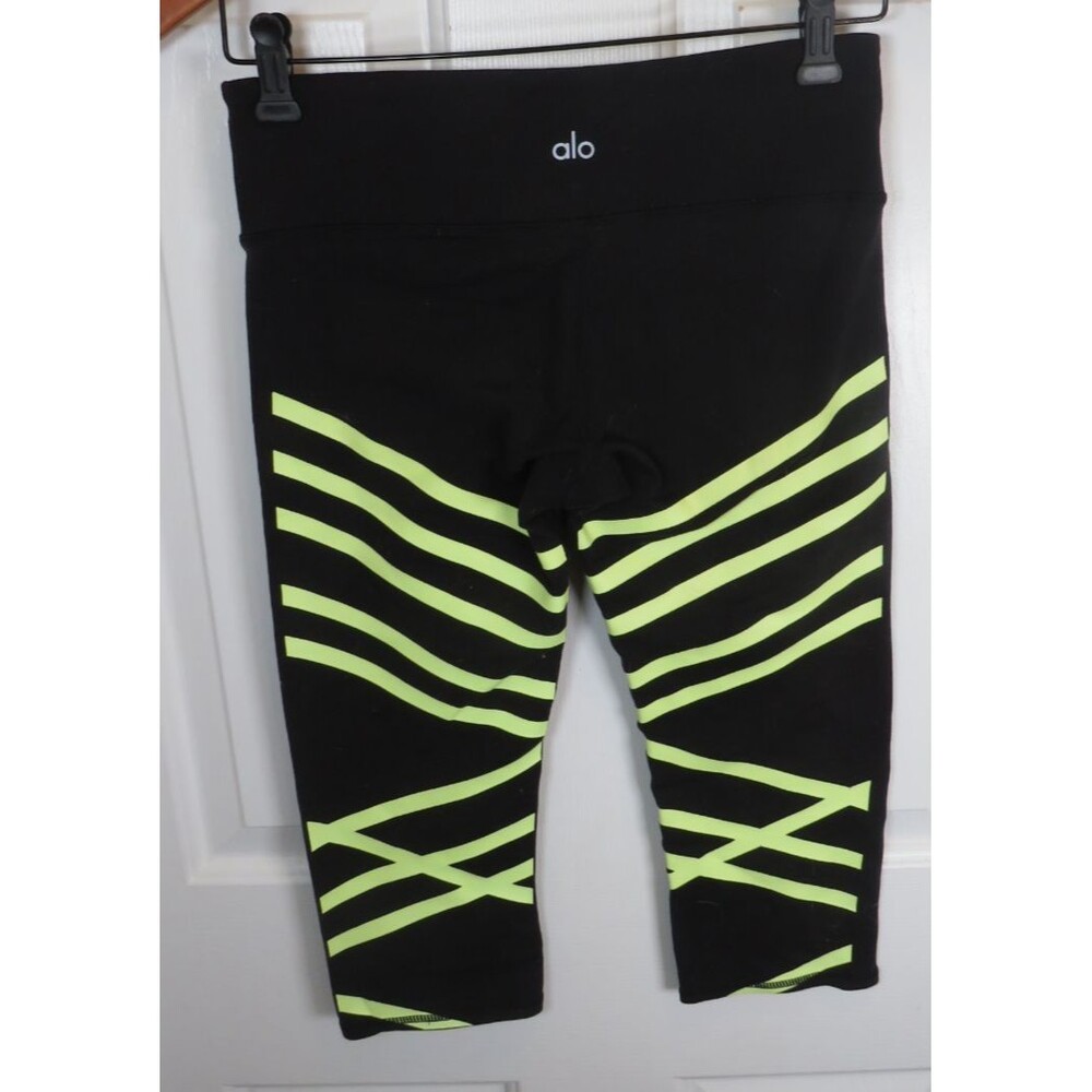 Alo Yoga Airbrush Capri Black Glow in the Dark Cropped Leggings Size Small